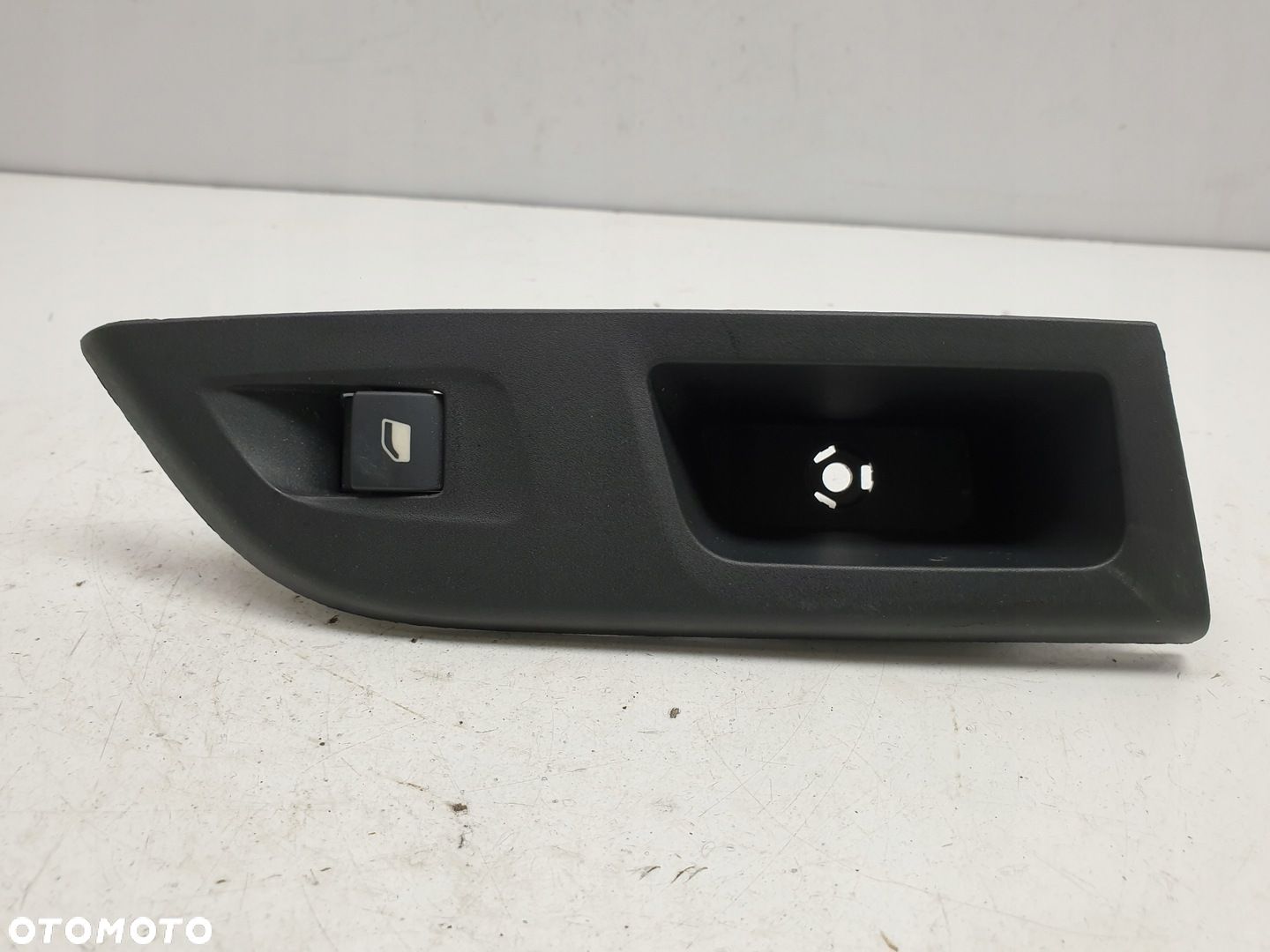 Opel Corsa F PRAWY PANEL STERWANIA SZYBĄ tył - 1