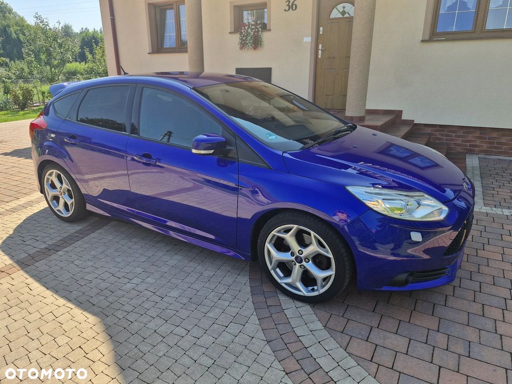 Ford Focus 2.0 EcoBoost ST - 8