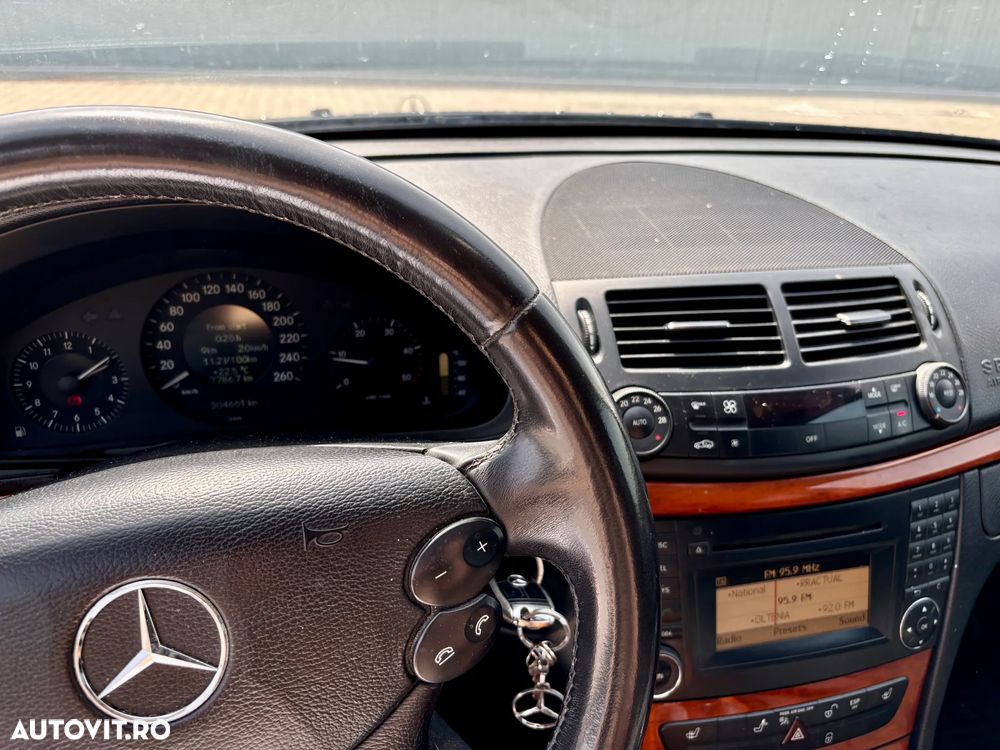 Mercedes-Benz E - 12