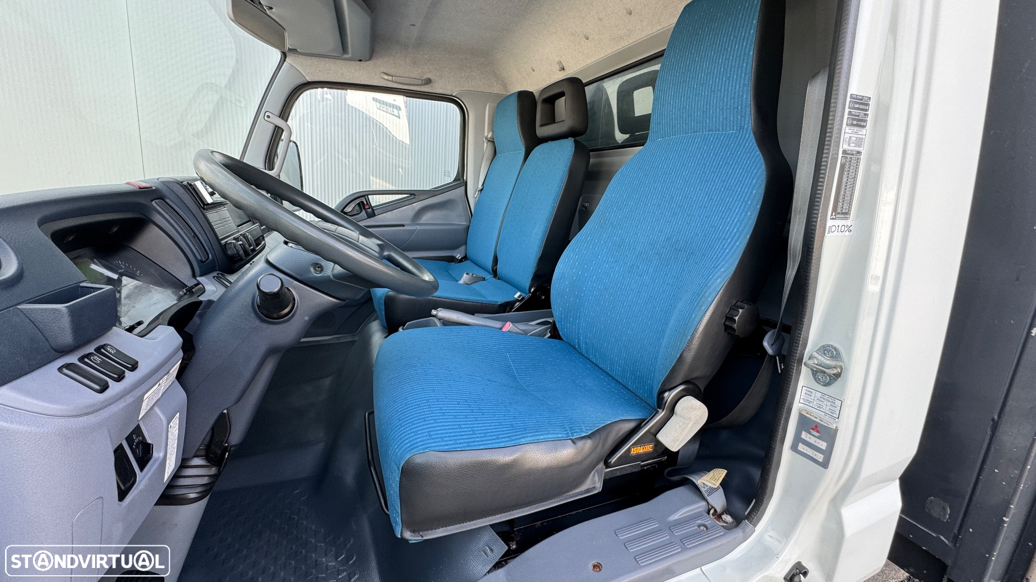Mitsubishi Canter 3C13 C/Lonas - 8