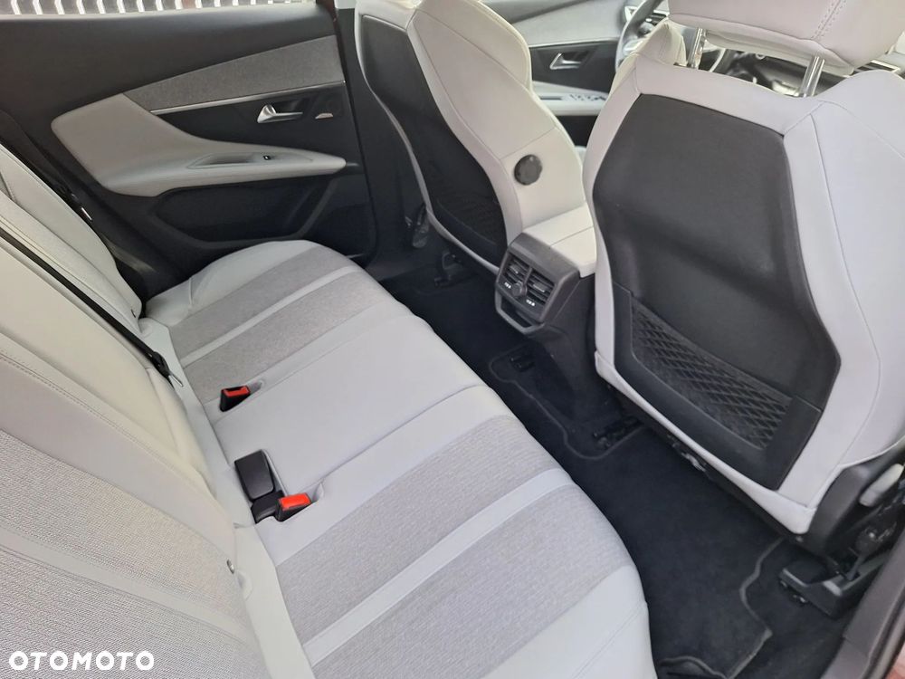 Peugeot 3008 1.2 PureTech Allure S&S - 21