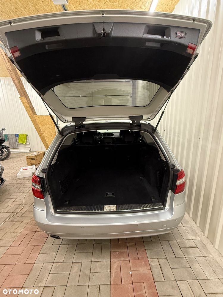 Mercedes-Benz Klasa E 200 CGI BlueEFFICIENCY Automatik Avantgarde - 16