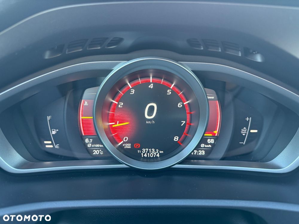Volvo V40 T3 Drive-E R-Design Momentum - 9