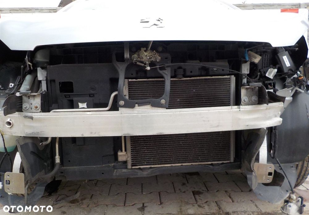 Peugeot 2008 1.2 Pure Tech GPF Style - 4