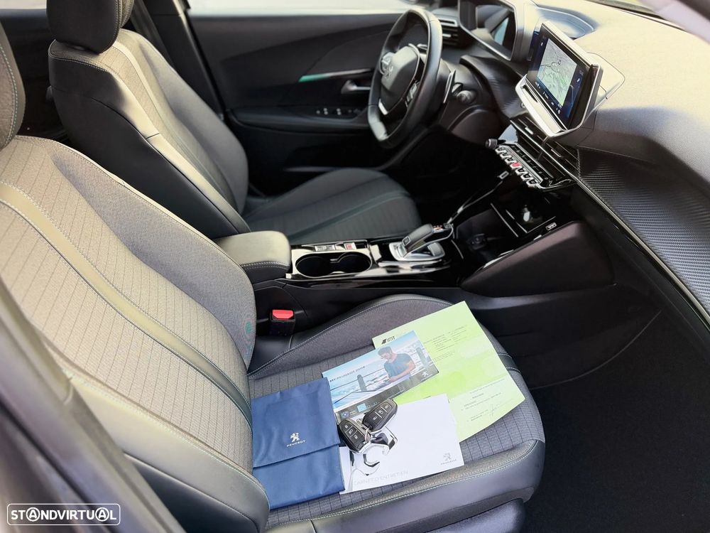 Peugeot 2008 1.2 PureTech Allure EAT8 - 10