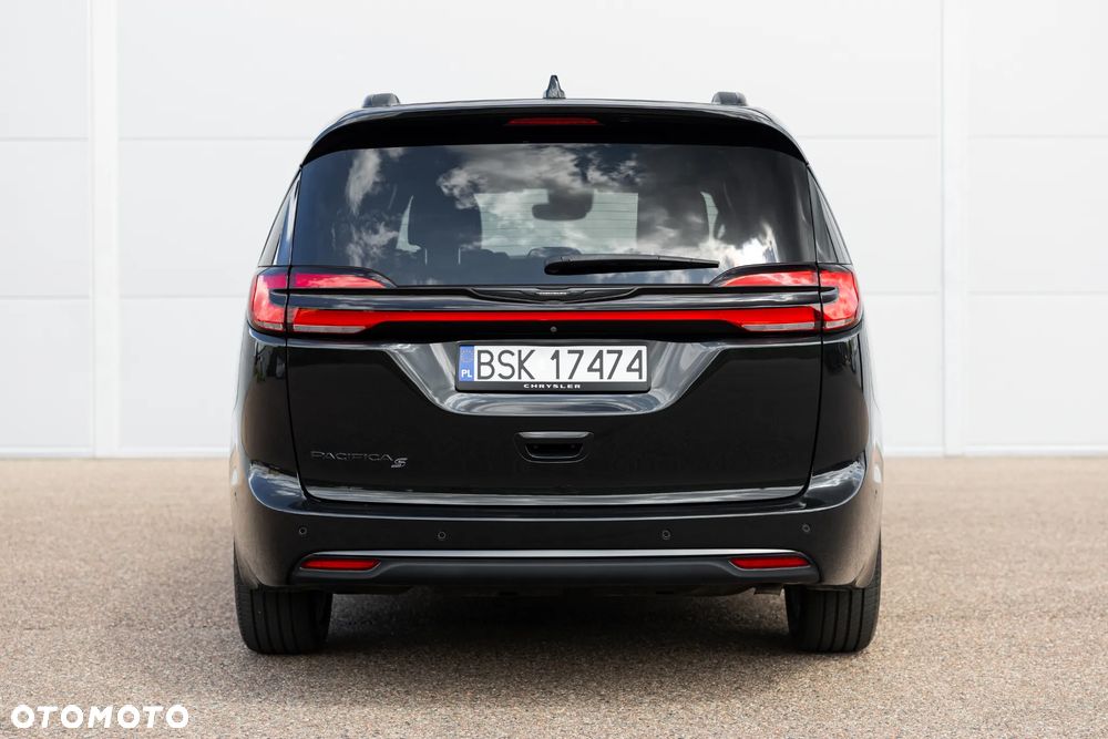 Chrysler Pacifica - 10
