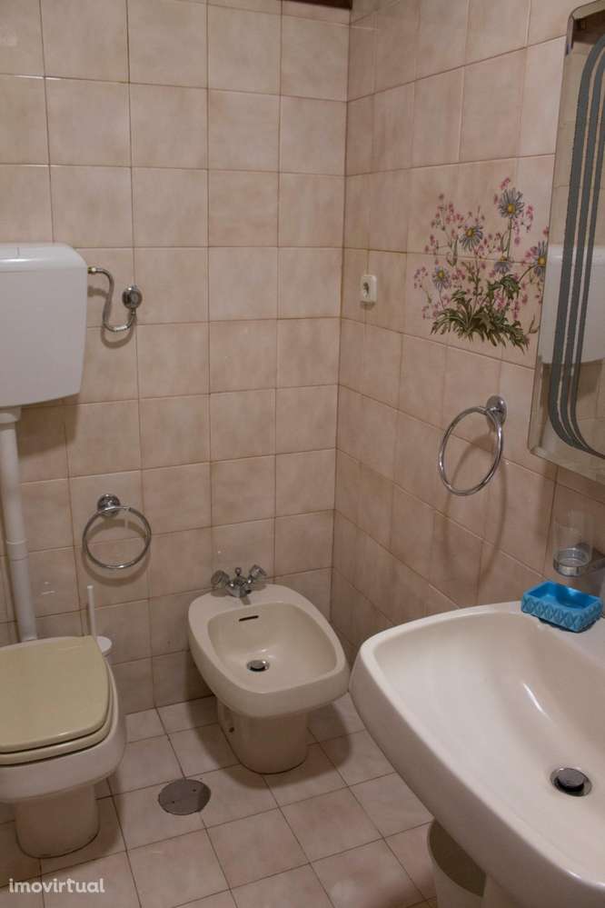 Quarto - localizado em São Mamede de Infesta Porto - Grande imagem: 5/24