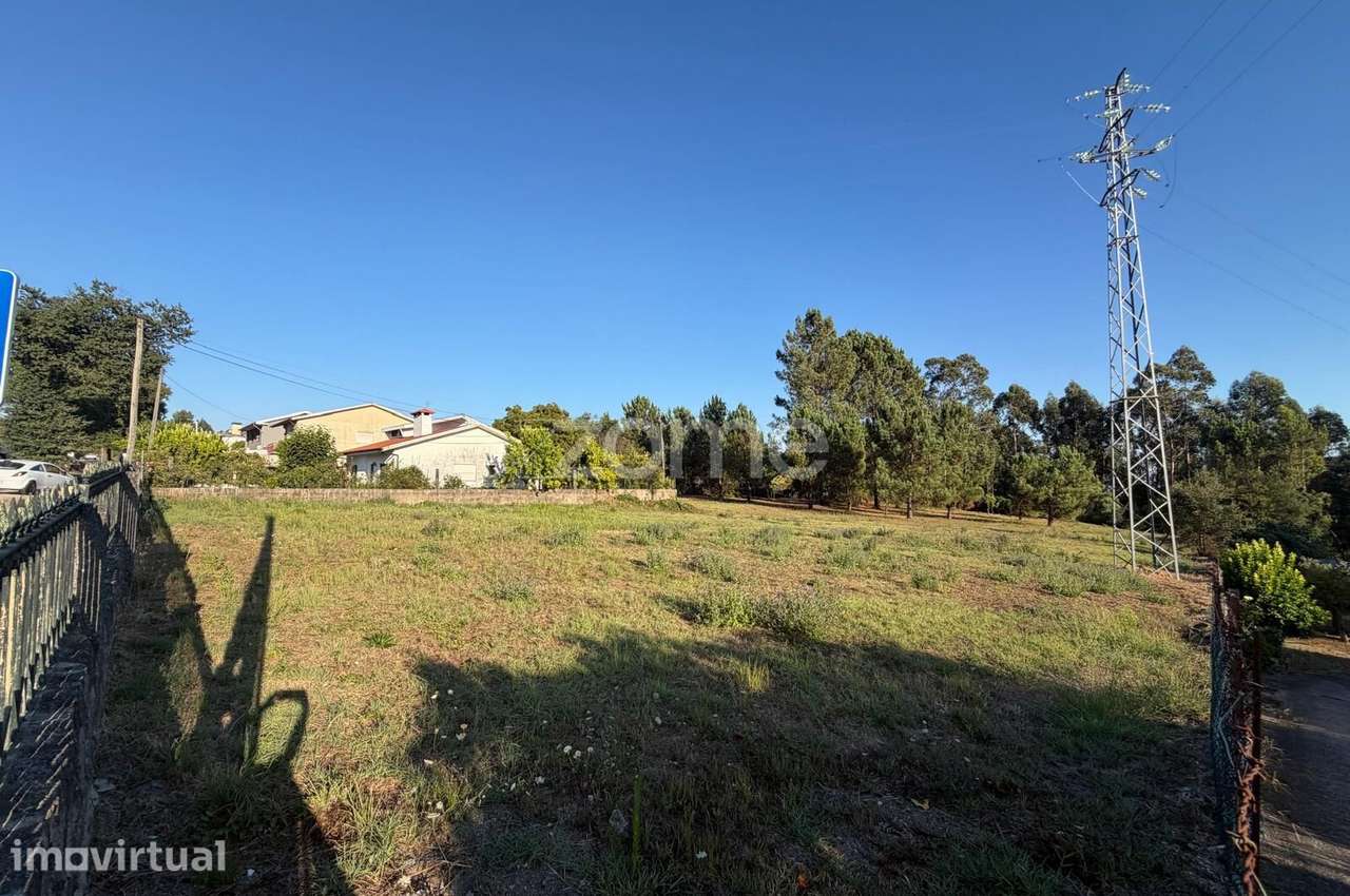 Terreno urbano com 3.404 m² em Gavião, Vila Nova de Famalicão