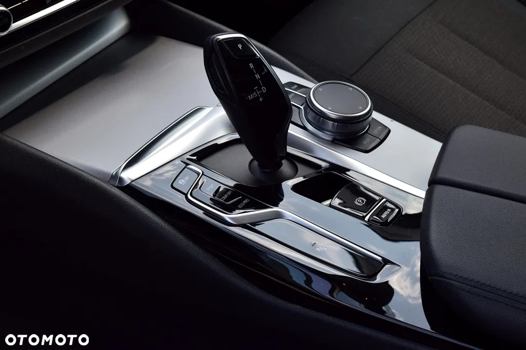 BMW Seria 5 520d Efficient Dynamics - 27