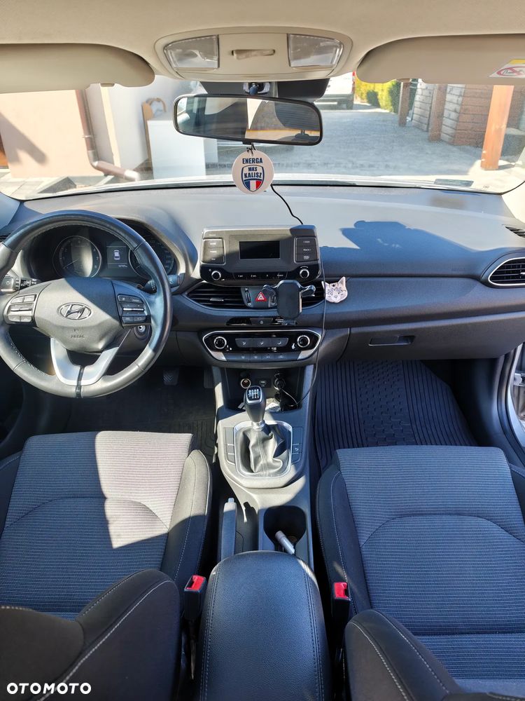 Hyundai i30 1.5 DPI Classic + - 9