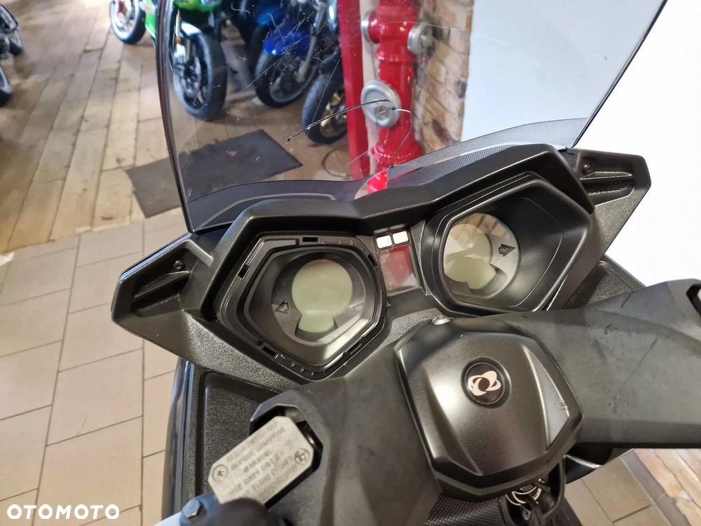 Yamaha X-max - 25