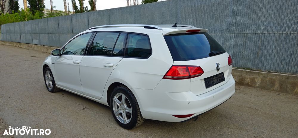 Volkswagen Golf - 6