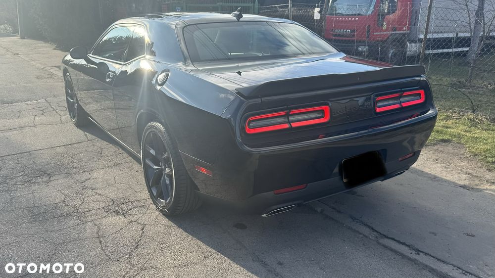 Dodge Challenger 5.7 R/T - 4
