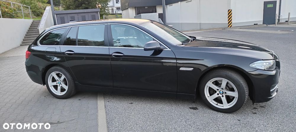 BMW Seria 5 525d Luxury Line - 6