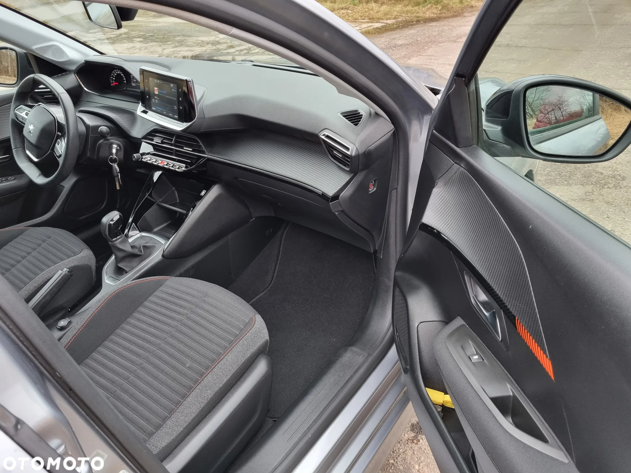 Peugeot 208 PureTech 75 Allure - 12