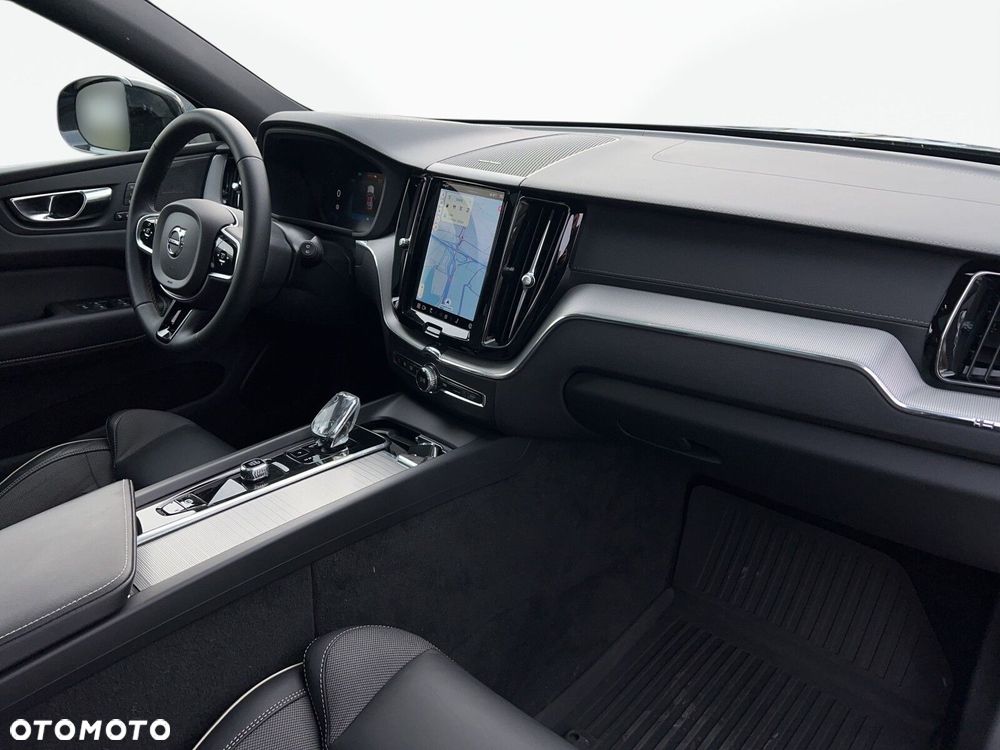 Volvo XC 60 B5 D AWD Ultimate Dark - 16