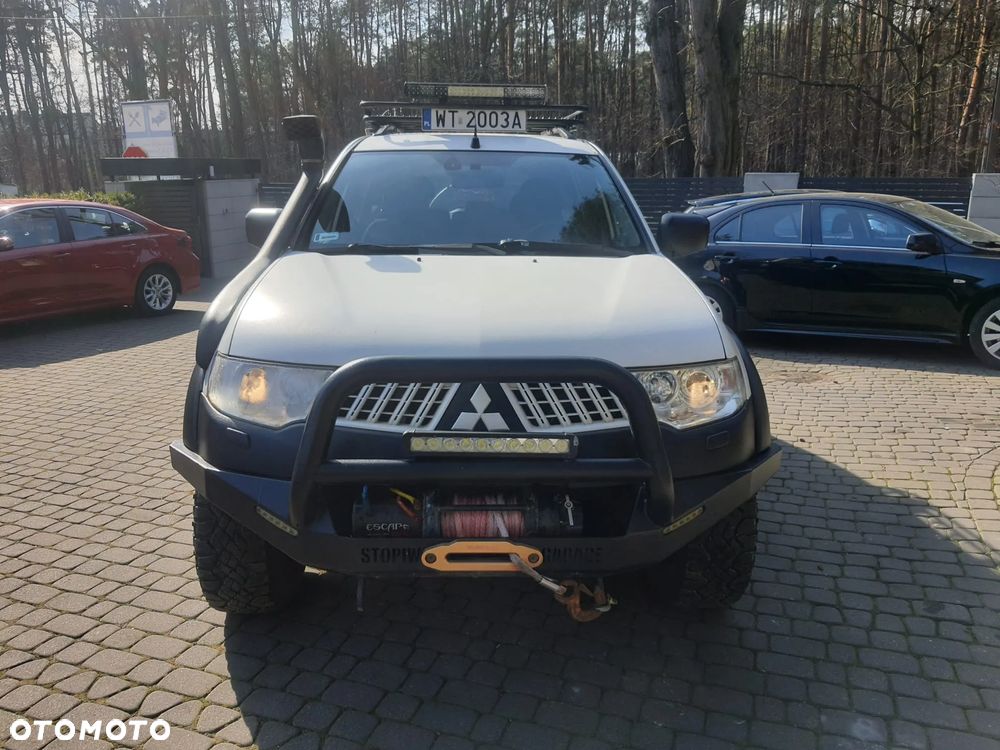 Mitsubishi Pajero Sport - 9