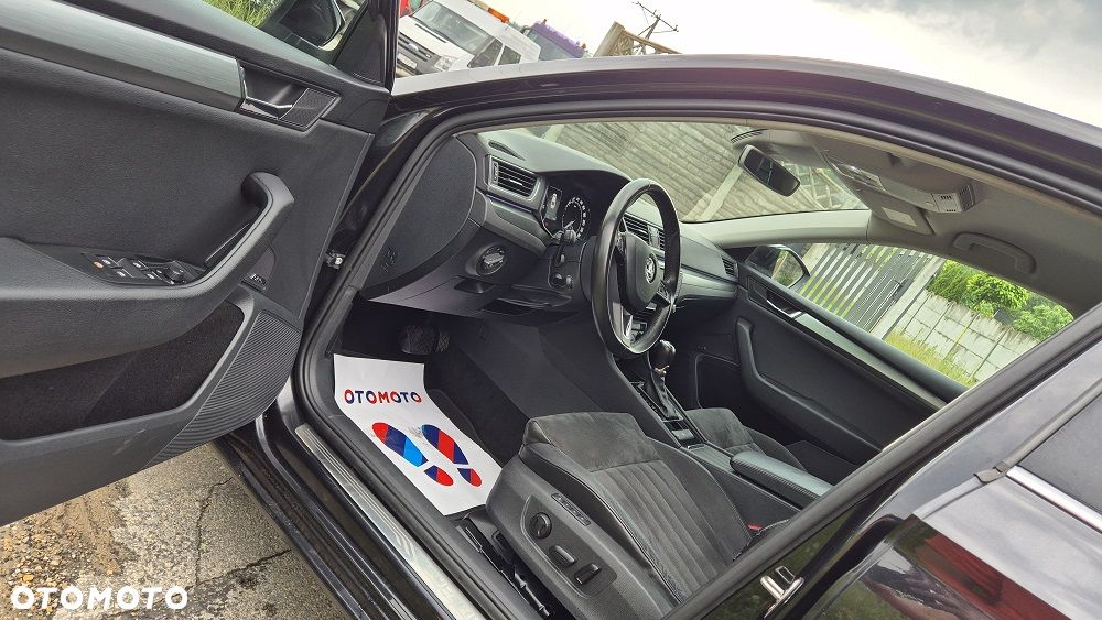 Skoda Superb 2.0 TDI Sportline DSG - 6