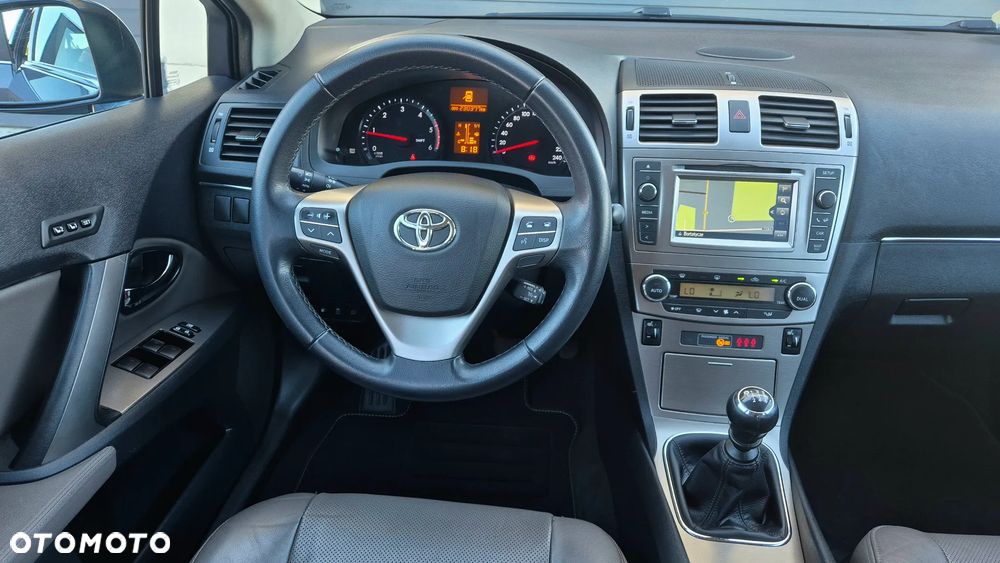 Toyota Avensis 2.0 D-4D Executive - 5