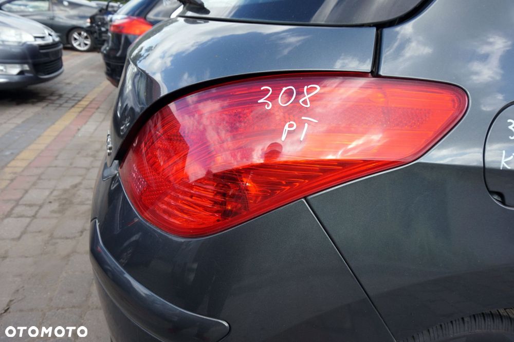 LAMPA TYLNA PRAWA 308 I T7 5D HB  PEUGEOT 2007-2011 - 3