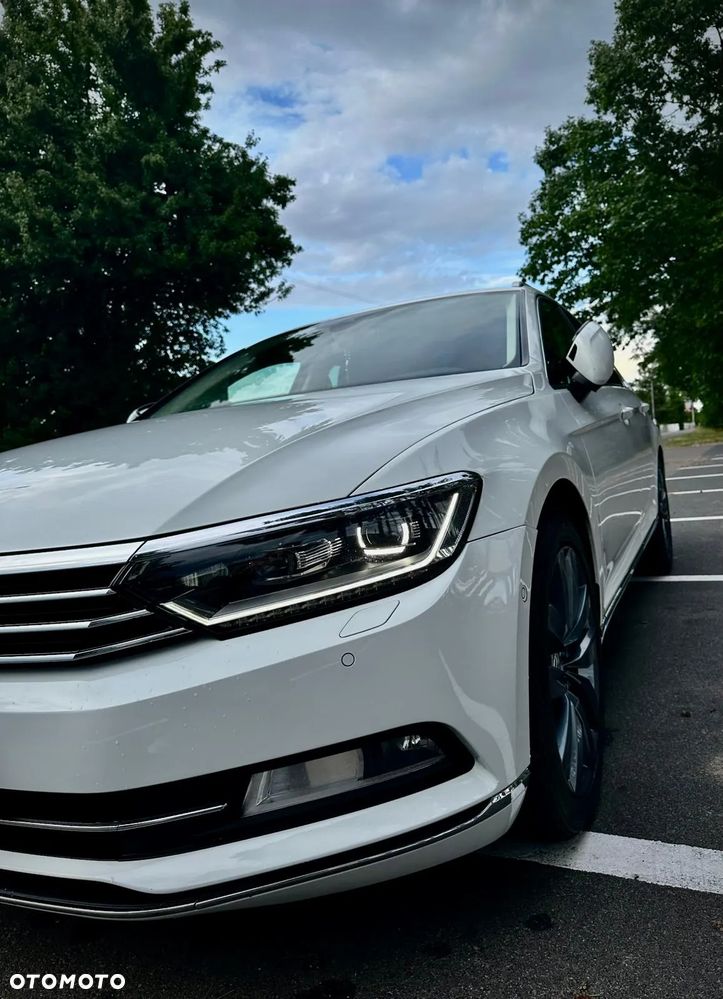 Volkswagen Passat - 1