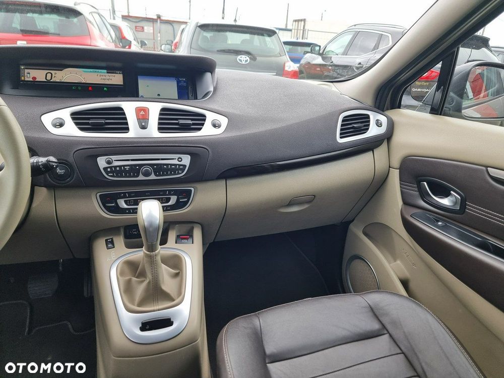 Renault Scenic 2.0 16V Privilege X-Tronic CVT - 16
