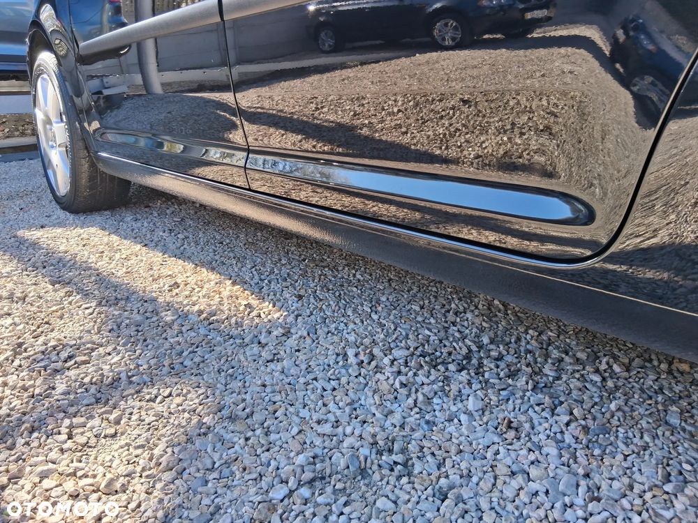 Volkswagen Touran - 22