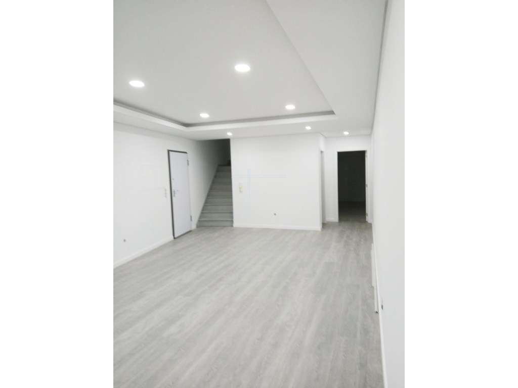 Moradia geminada T3, arquitetura contemporânea com pérgula - Fernão... - Grande imagem: 3/18