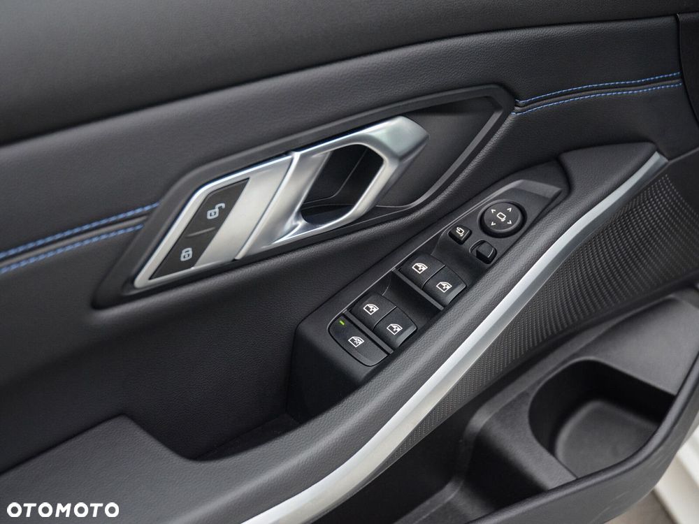 BMW Seria 3 318i M Sport sport - 20