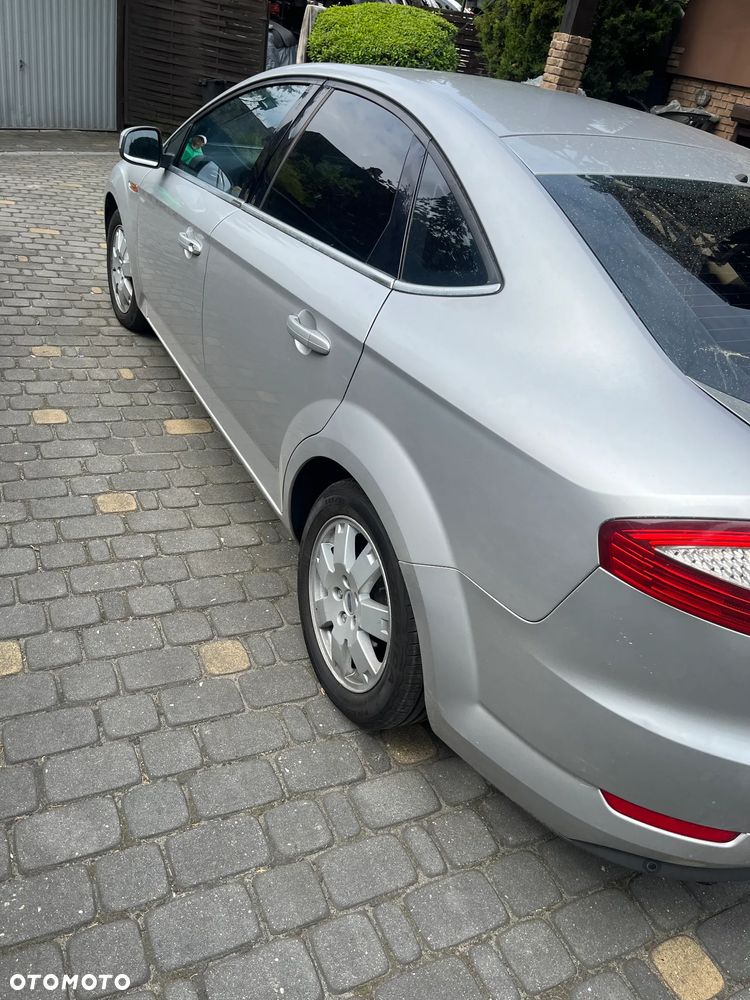 Ford Mondeo 2.0 TDCi Ambiente - 5