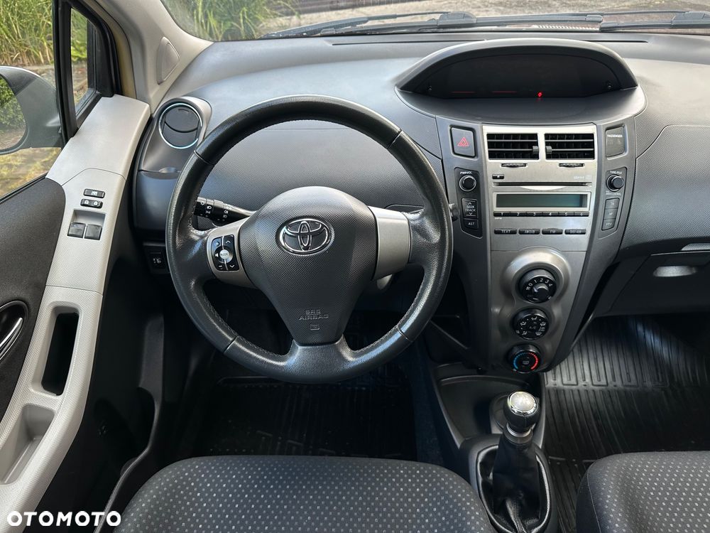 Toyota Yaris 1.0 VVT-i Sol - 19
