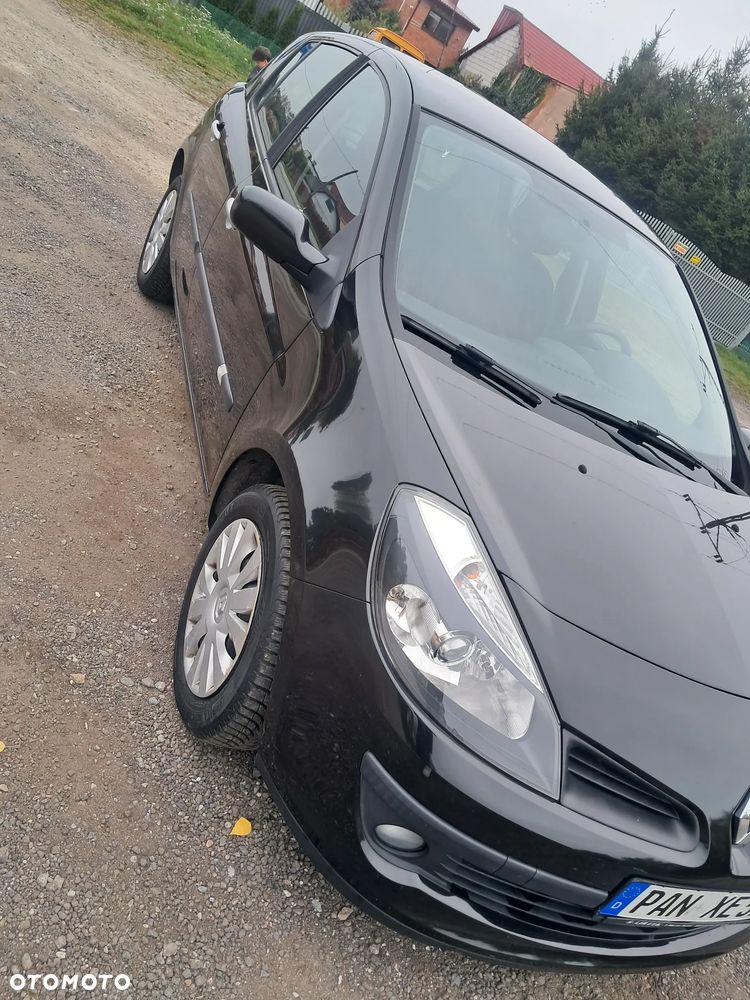 Renault Clio - 22
