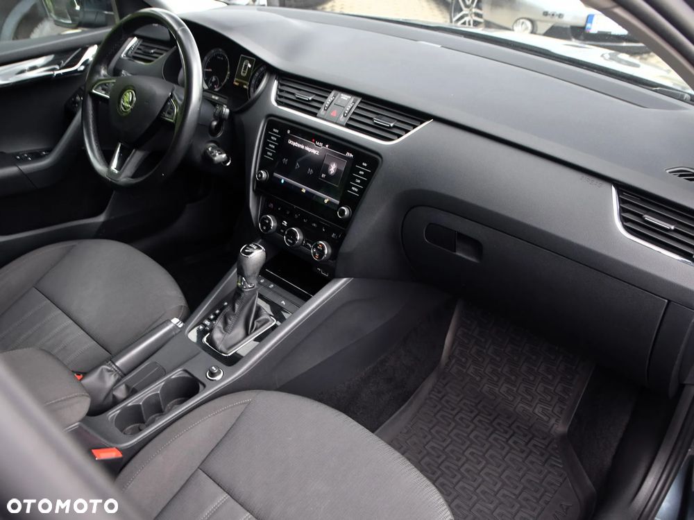 Skoda Octavia 1.5 TSI ACT Style DSG - 6
