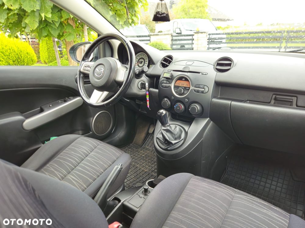 Mazda 2 - 16