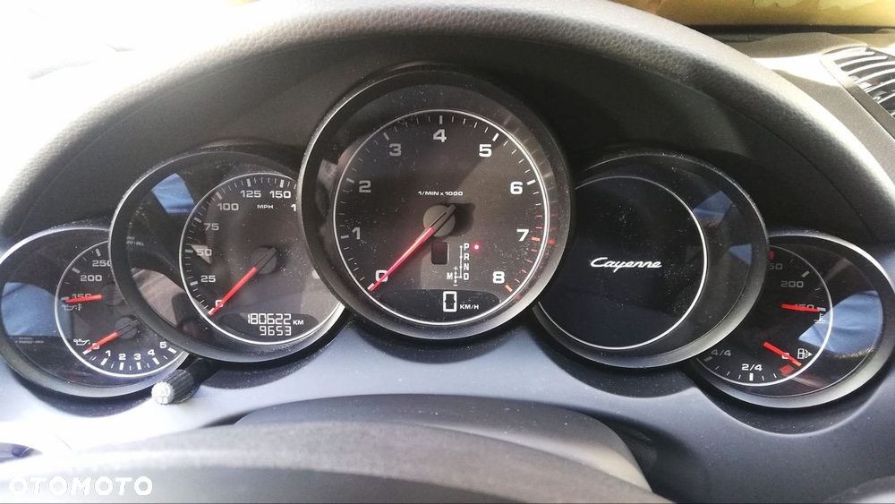 Porsche Cayenne - 15