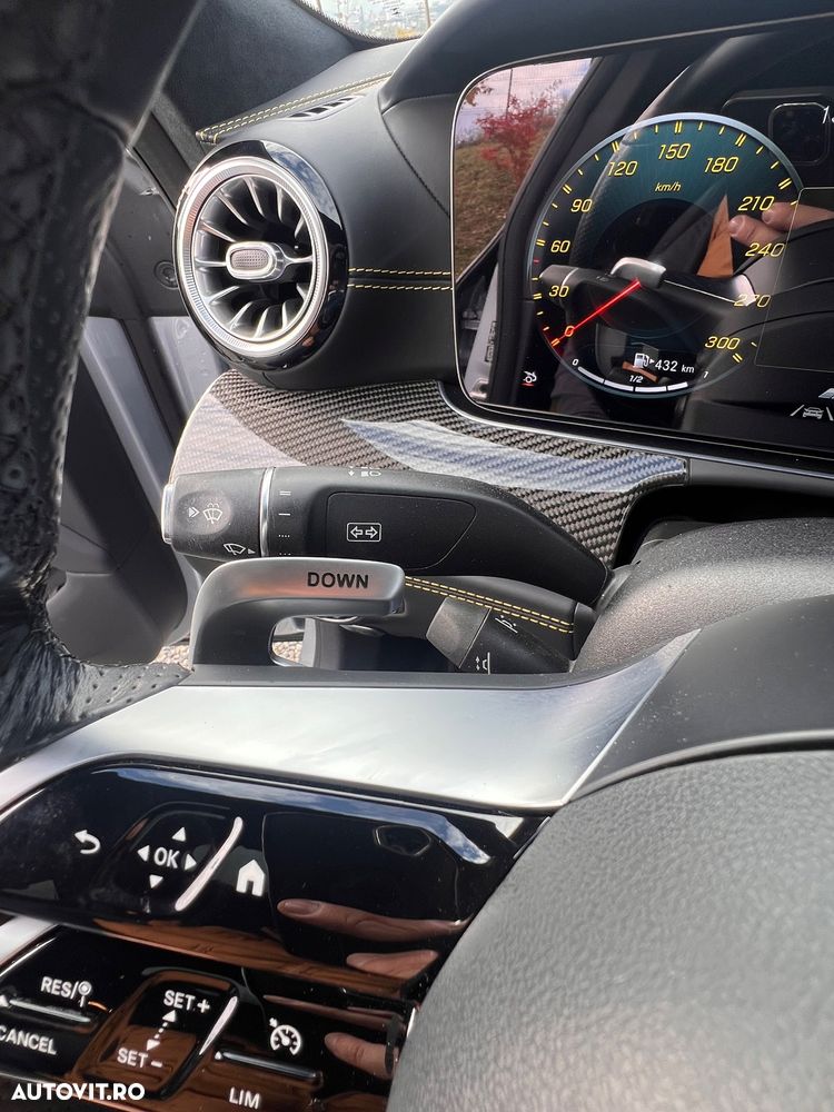 Mercedes-Benz AMG GT 43 4MATIC+ MHEV - 31