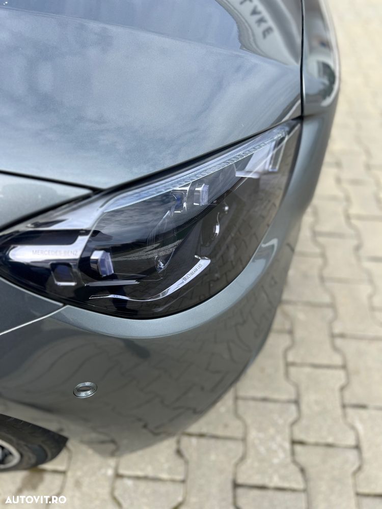 Mercedes-Benz E 300 4MATIC Aut. - 32