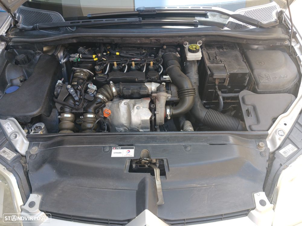 Citroën C4 1.6 HDi 110 Exclusive - 19