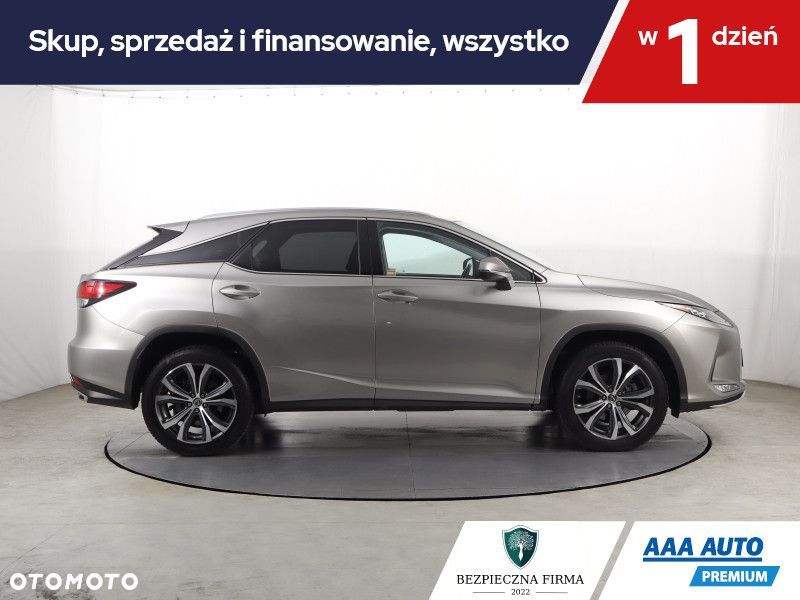 Lexus RX - 8