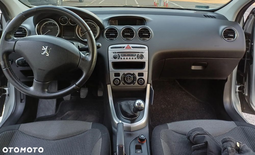 Peugeot 308 - 8