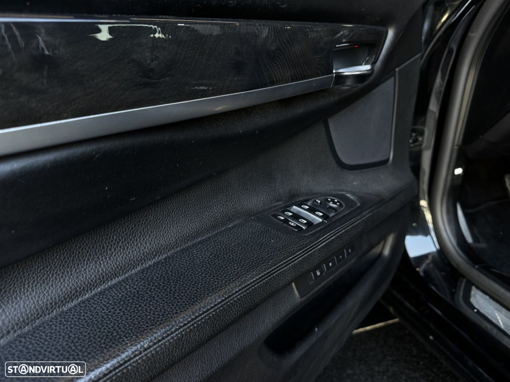 BMW 740 d xDrive Pack M - 35