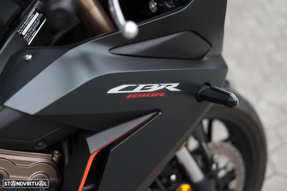 Honda CBR 650R - 13