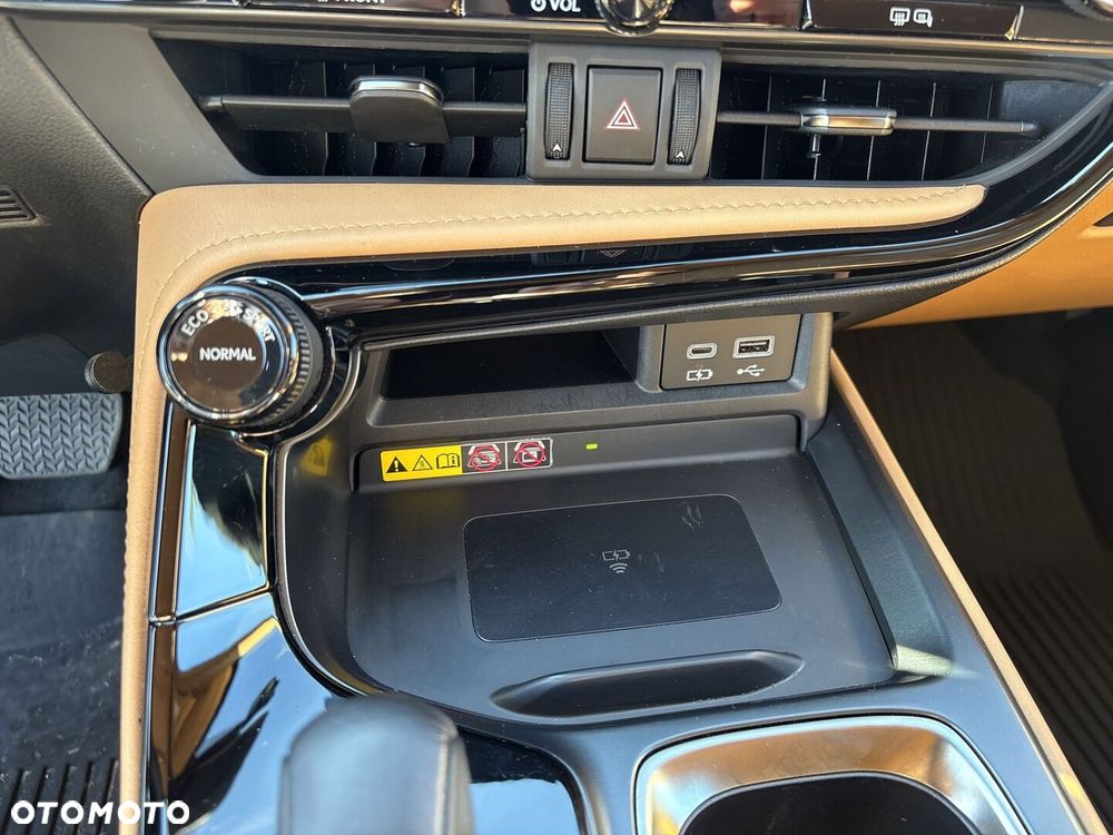 Lexus NX 350h Prestige AWD - 28