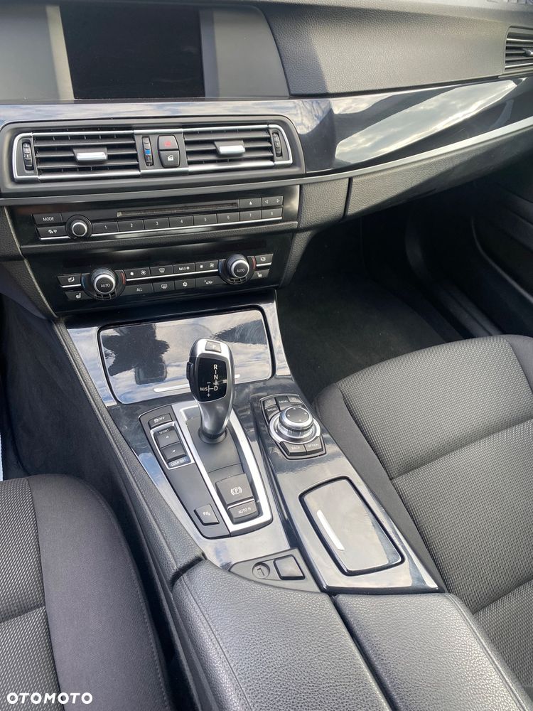 BMW Seria 5 520d Touring - 11