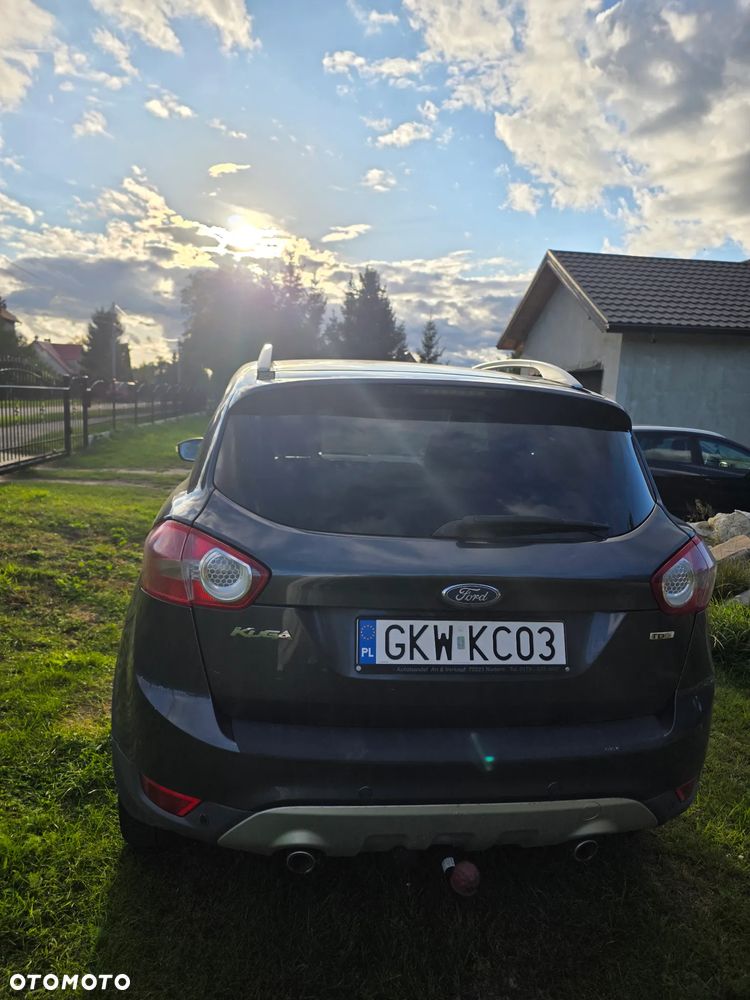 Ford Kuga 2.0 TDCi 2x4 Titanium - 4