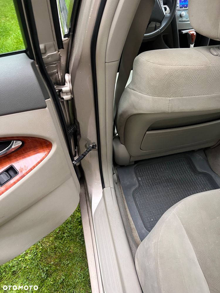 Toyota Camry - 27
