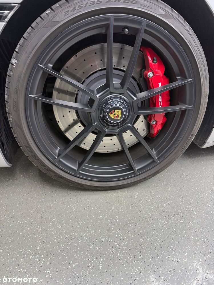 Porsche 911 Targa 4 GTS - 9