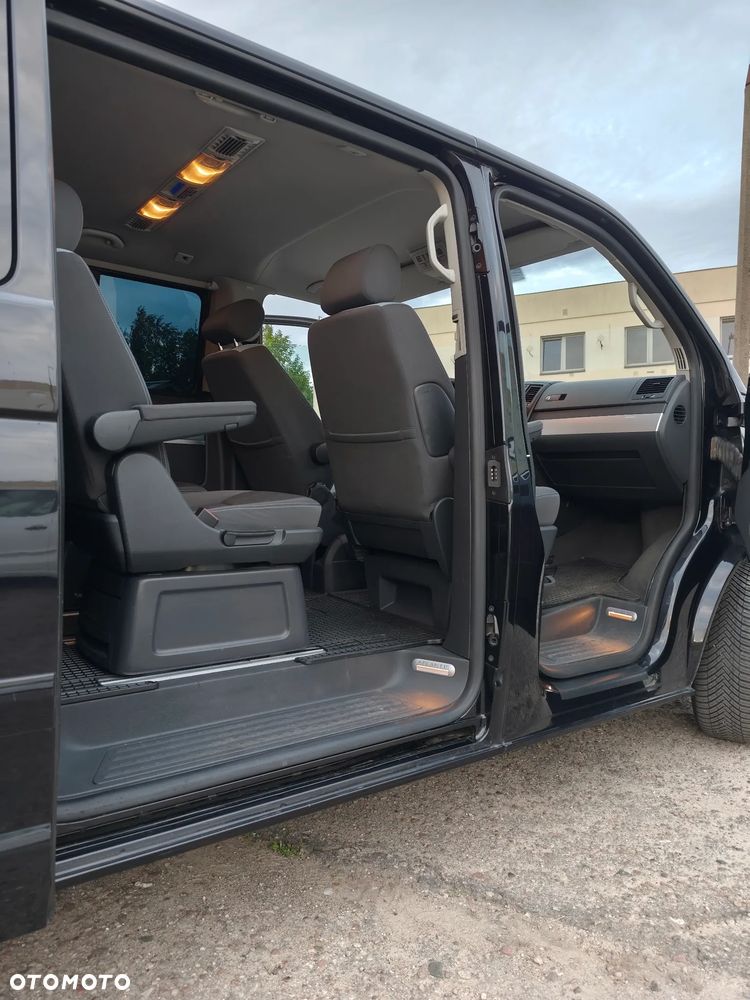 Volkswagen Multivan - 13