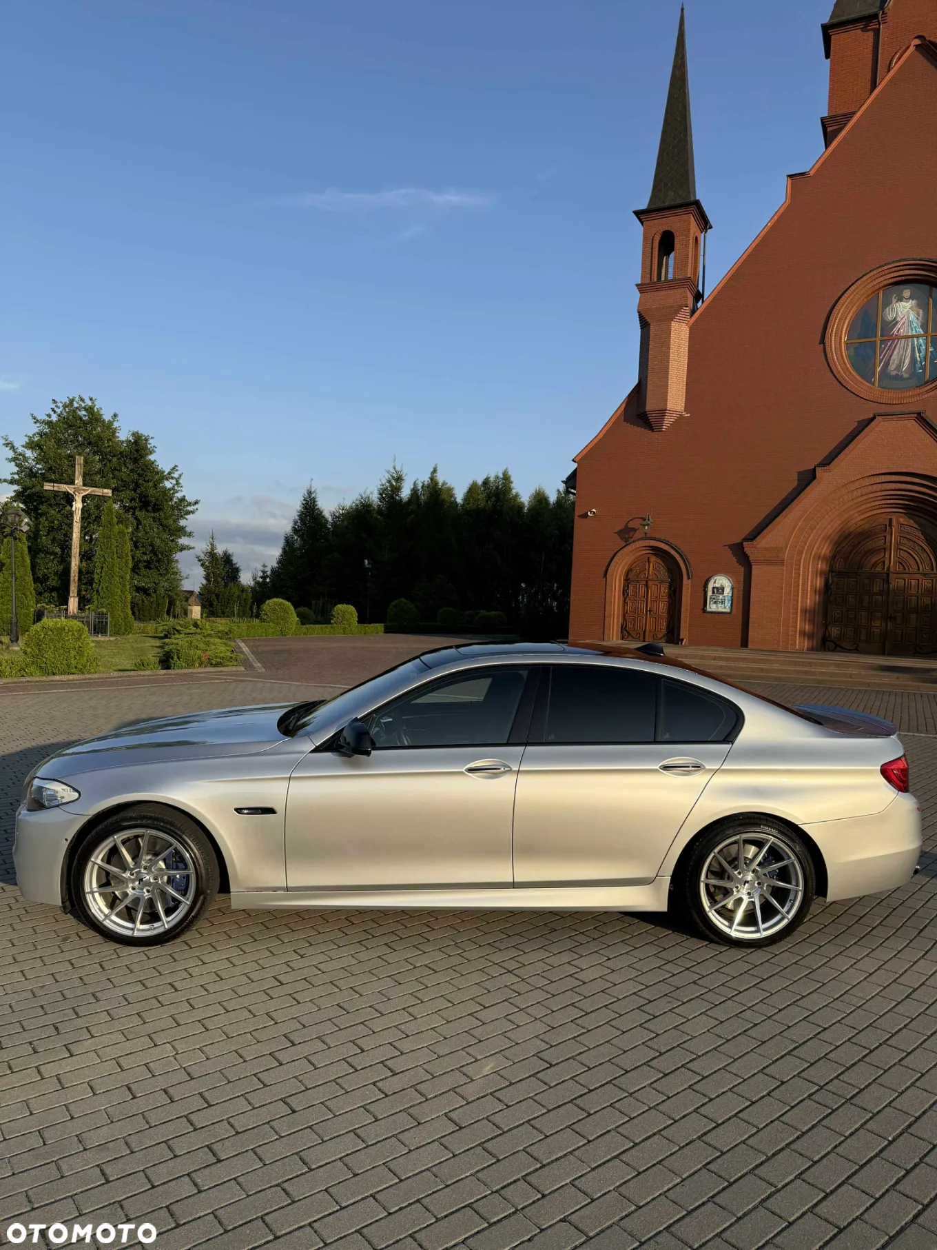 BMW Seria 5 550i - 5