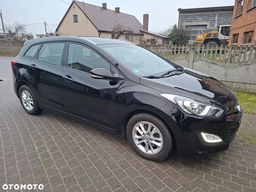 Hyundai i30 blue 1.6 CRDi Passion - 15